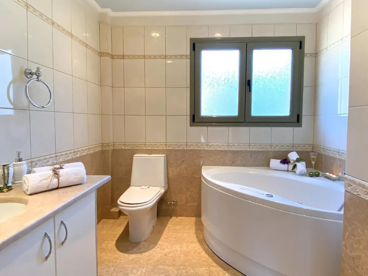 Prázdninový dům Villa Carousos Razáta